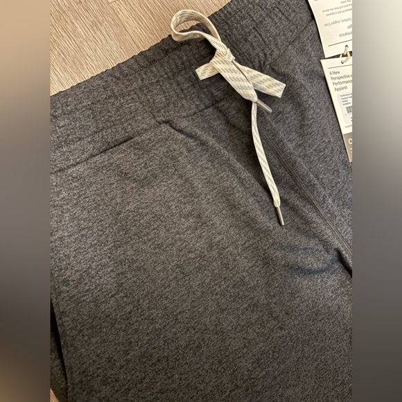 NWT Vuori Jogger Pants - Picture 8 of 10